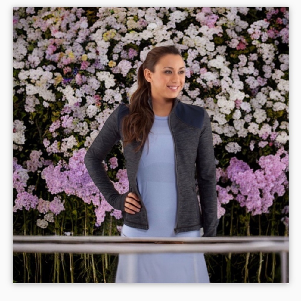 Lululemon Forme Jacket in reversible slub denim inkwell / inkwell NWOT- Sz 6‌‌
